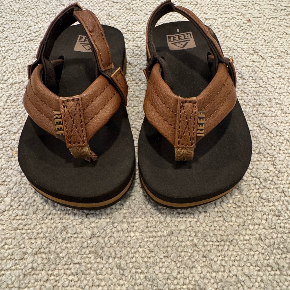 Reef Kids Tan and Black Sandals